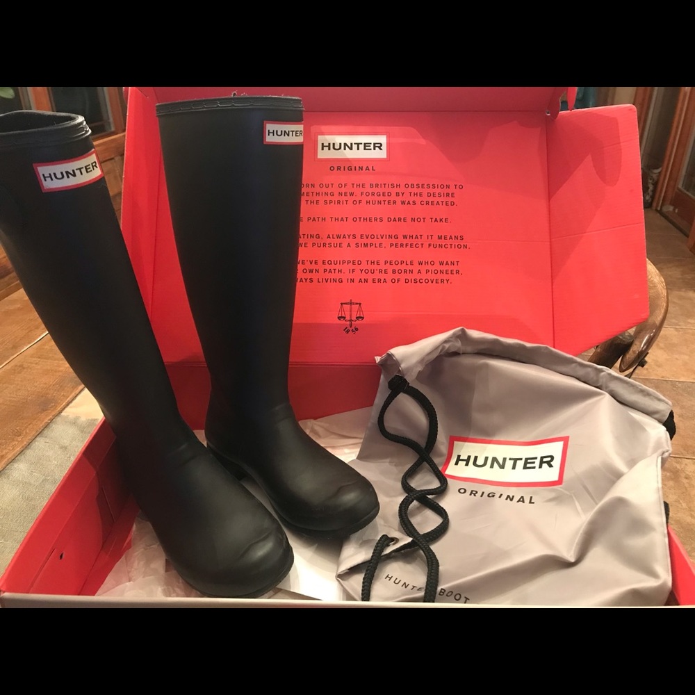 Never Worn tall black matte hunter boots